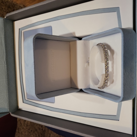 Forever One moissanite  Charles & Colvard,  18.50 ctw 14k gold 7 inch bracelet - Picture 11 of 12